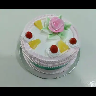 Cake Pineapple 900 Gms