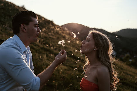 Fotógrafo de casamento Adrienn Viszmeg (adriennviszmeg). Foto de 11 de julho 2019