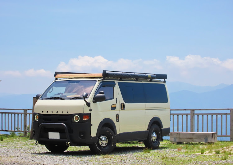 ハイエースバンの斜め45度の美学・バンライフ・Woody Style・常設テーブル・蘇武岳に関するカスタム事例の投稿画像1枚目