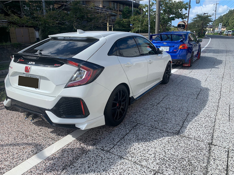 シビックのドライブ・ホンダ・シビック・スバル・WRX STIに関するカスタム事例の投稿画像1枚目