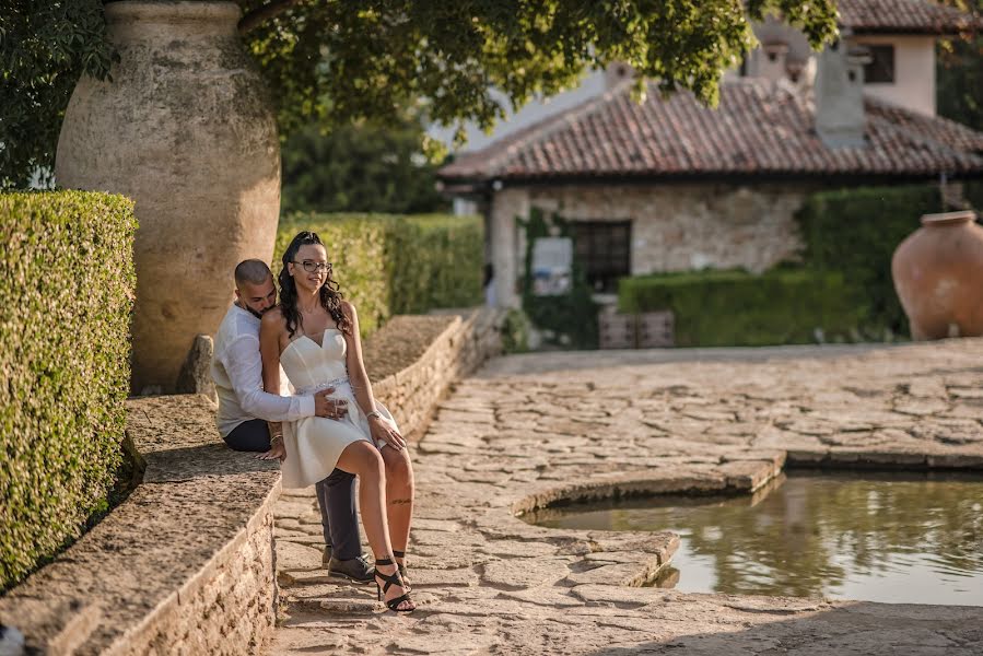 Fotógrafo de casamento Simeon Uzunov (simeonuzunov). Foto de 1 de março 2022