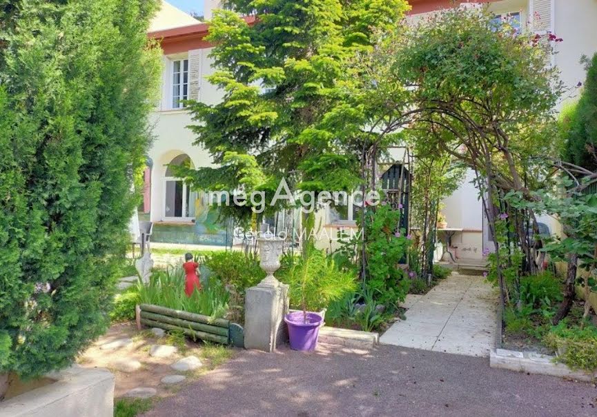 Vente maison 9 pièces 221 m² à Saint-raphael (83700), 669 000 €