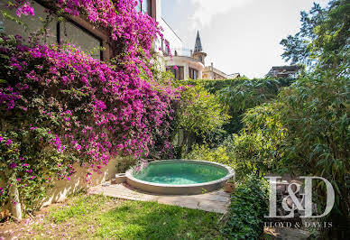 Maison avec piscine et jardin 6