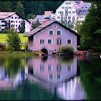 Riflesso sul lago. di 