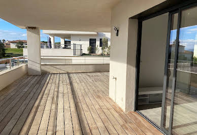 Appartement contemporain avec terrasse et piscine 5