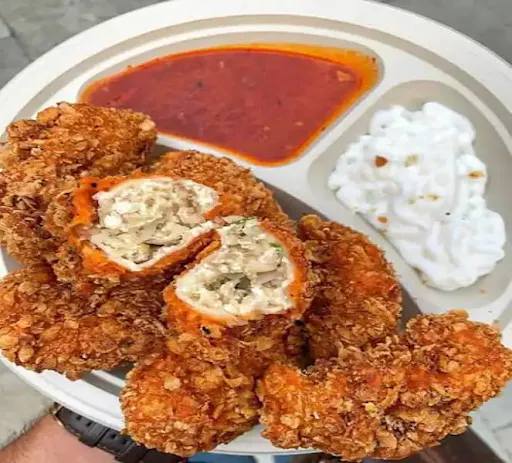 Chicken Kurkure Momos (8 Pcs)