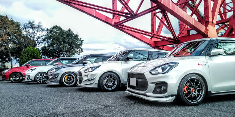 スイフトスポーツの左斜め前写真展に関するカスタム事例の投稿画像3枚目