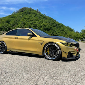 M4 クーペ F82