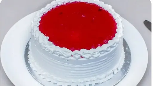 Vanilla Strawberry Cake