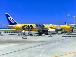 C-3PO ANA JET, JA743A, Boeing 777-281/ER, Naha airport, April 2018