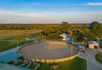 Farmhouse with pool 1