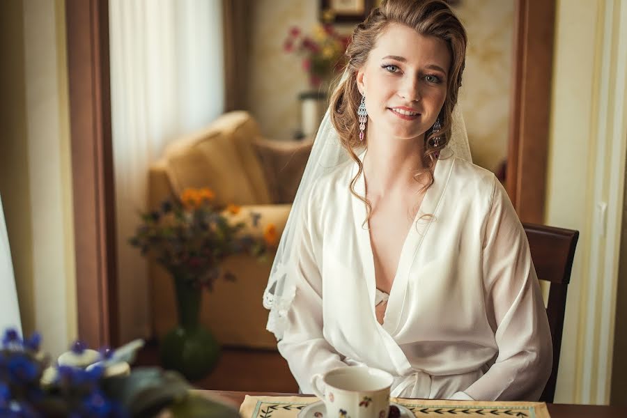 Wedding photographer Olga Dubrovina (fotofelis). Photo of 9 September 2014