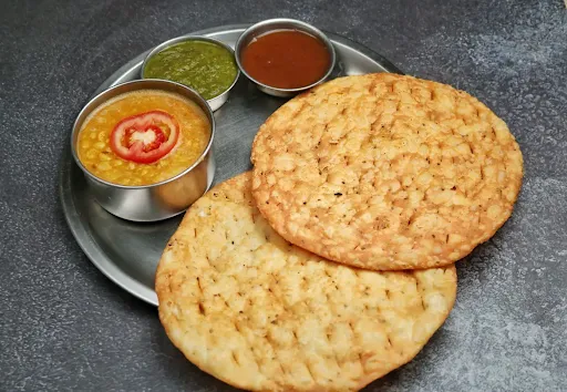 Sindhi Dal Pakwan [Serves 2]