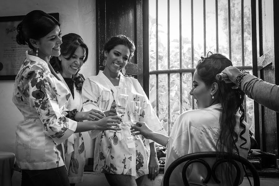 婚礼摄影师Laura Otoya（lauriotoya）。2017 6月17日的照片
