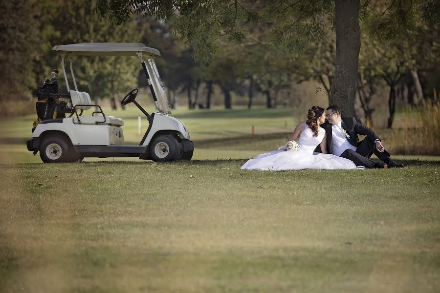 Fotografo di matrimoni Kata Illes (illeskataphoto). Foto del 27 marzo 2019