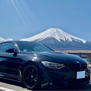 M4 クーペ F82