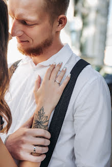 Fotógrafo de casamento Alena Semenchuk (alyonka). Foto de 12 de abril 2022