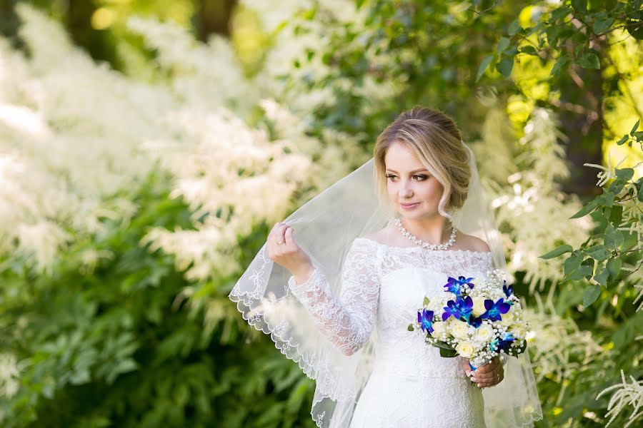 Fotografo di matrimoni Veronika Demchich (veronikad). Foto del 30 aprile 2019