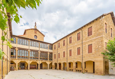 Hôtel particulier classé monument historique avec jardin 15