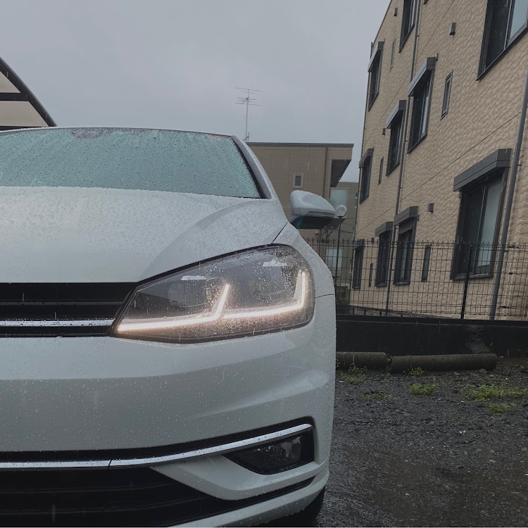 ゴルフ ハッチバックの雨・お盆休み・volkswagen・golf・ホイールタイヤ交換に関するカスタム事例の投稿画像1枚目