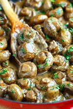 Creamy Garlic and Brie Mushrooms was pinched from <a href="http://www.closetcooking.com/2016/04/creamy-garlic-and-brie-mushrooms.html" target="_blank">www.closetcooking.com.</a>