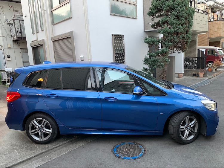 2シリーズ グランツアラーの流行りに便乗・真横ショット・BMWに関するカスタム事例の投稿画像1枚目