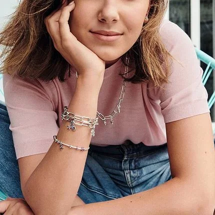 Damen Kupferarmband im modischen Design. Fördert Wohlbefinden, lindert Schmerzen und Stress. Stilvolles Accessoire für Ihre Gesundheit.