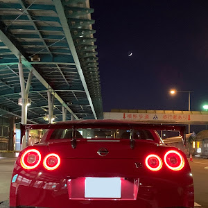 NISSAN GT-R