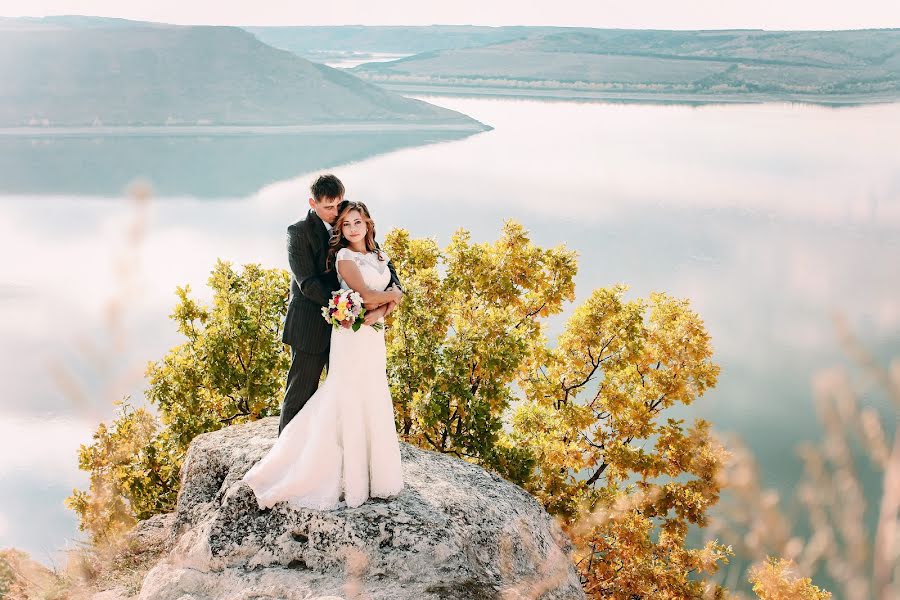 Fotógrafo de casamento Aleksandr Slobodyan (megas). Foto de 3 de dezembro 2016