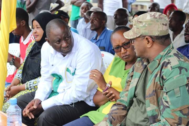 UDA national organising secretary Karissa Nzai, UDA governor running mate Selina Maitha and governor candidate Hassan Omar during a rally in Mombasa.