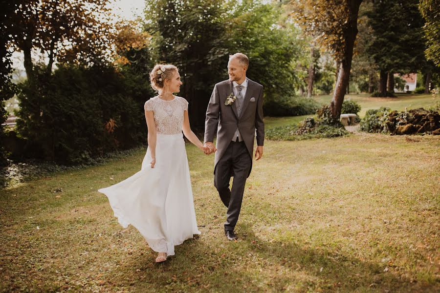 Fotógrafo de casamento Aurelian Dragulin (aurelian-d03). Foto de 2 de fevereiro 2023