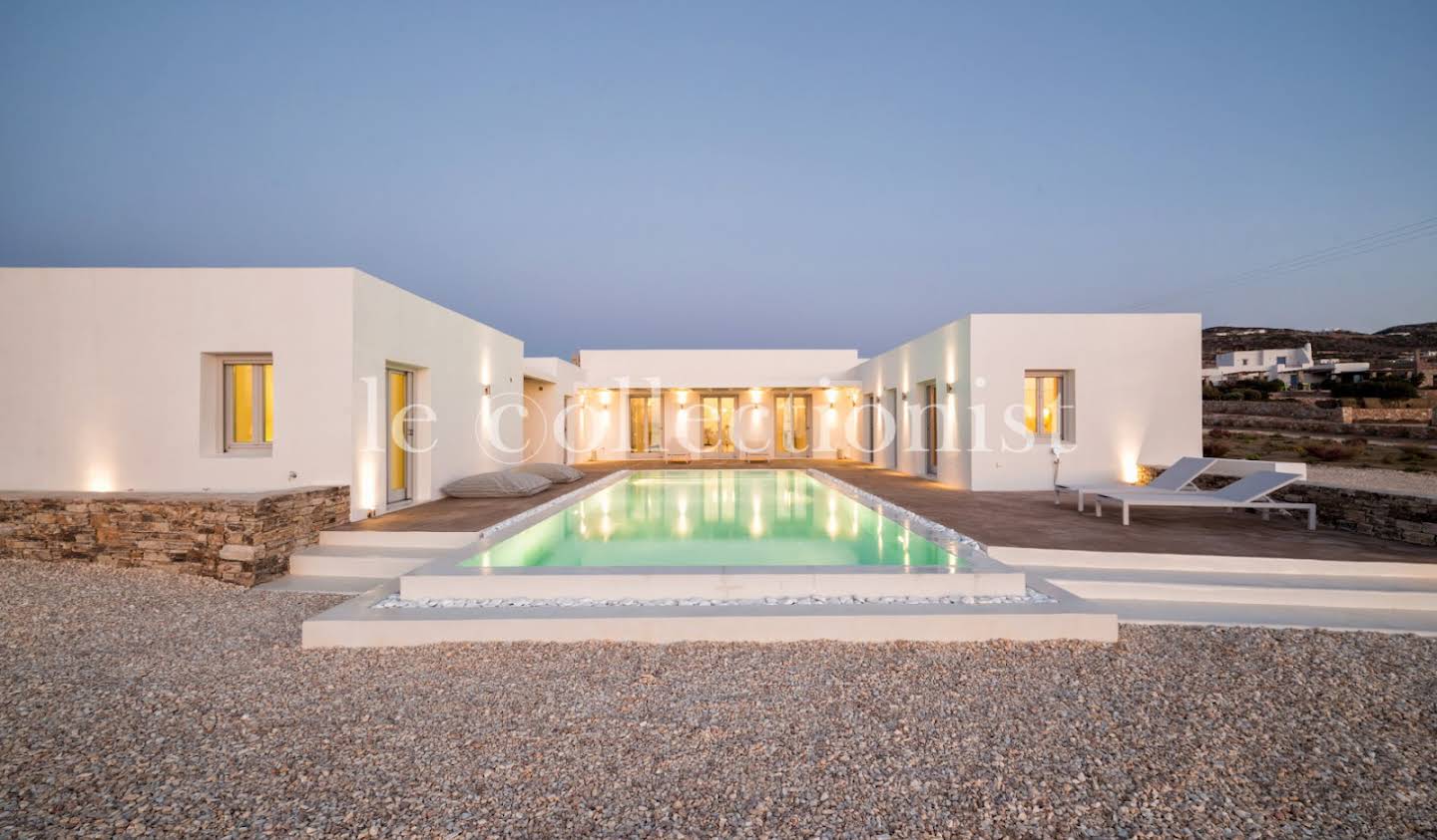 House with pool Paros