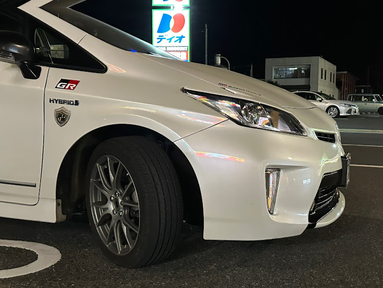 プリウスの4月もよろしくお願い致します🌸・車好き・プリウス・愛車に関するカスタム事例の投稿画像1枚目