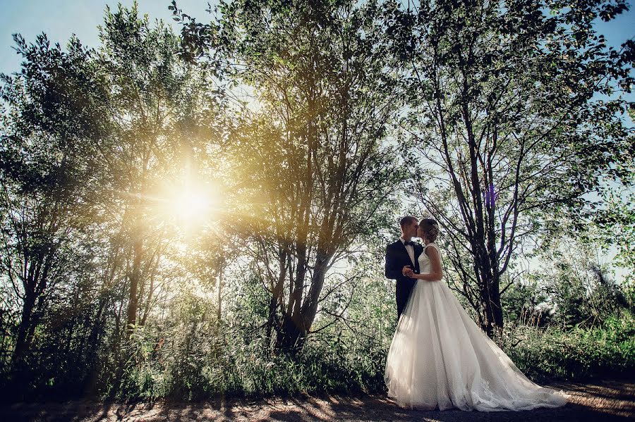 Fotógrafo de casamento Artem Likharev (katakaha). Foto de 29 de abril 2016