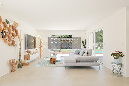 Villa with pool and terrace 4