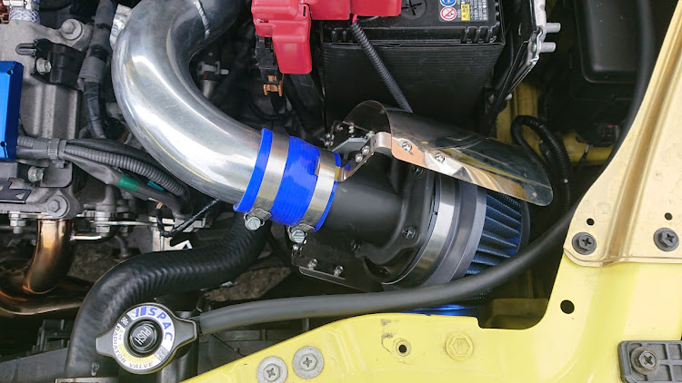 スイフトのフレキシブルホース・ドライブ・車高調整・DIYに関するカスタム事例の投稿画像1枚目