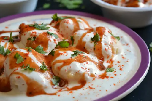 Dahi Bhalle Papdi Chaat [1 Plate, 4 Pieces]