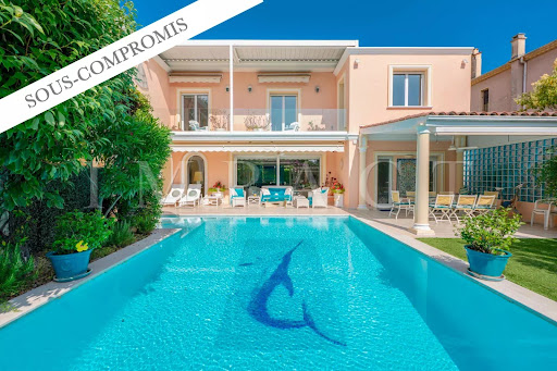 Maison avec piscine et terrasse 1