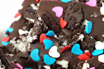 Oreo Cookie Bark