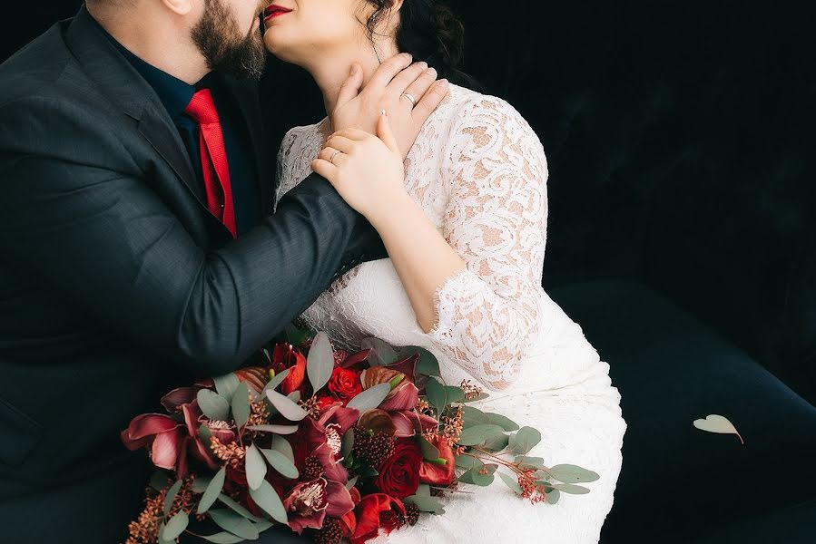 Fotógrafo de casamento Elena Azhischeva (kutsova). Foto de 30 de dezembro 2017