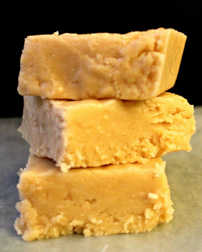 http://www.thelittleblondebaker.com/creamy-peanut-butter-fudge/