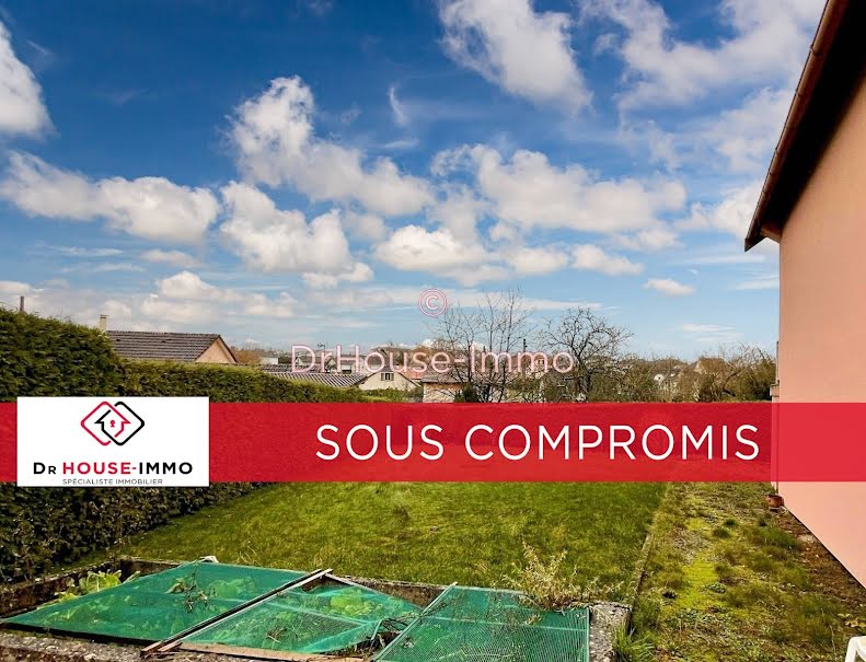 Vente maison 4 pièces 83 m² à Contrexeville (88140), 125 000 €