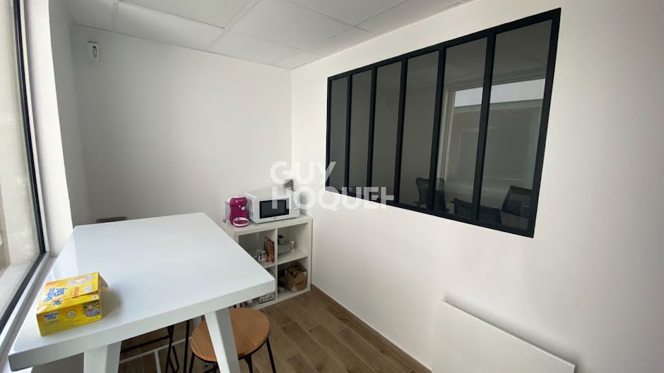 Location  locaux professionnels  58 m² à Saint-Rémy-lès-Chevreuse (78470), 1 500 €