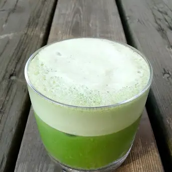 Matcha Lemonade - Oh, How Civilized