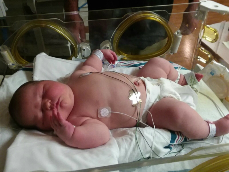 Mom Gives Birth to 13.5-Pound Baby