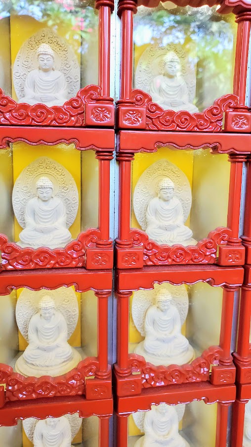 Things to do in Singapore: visit Buddha Tooth Relic Temple and Museum, Rooftop, Buddhas of Infinite Life