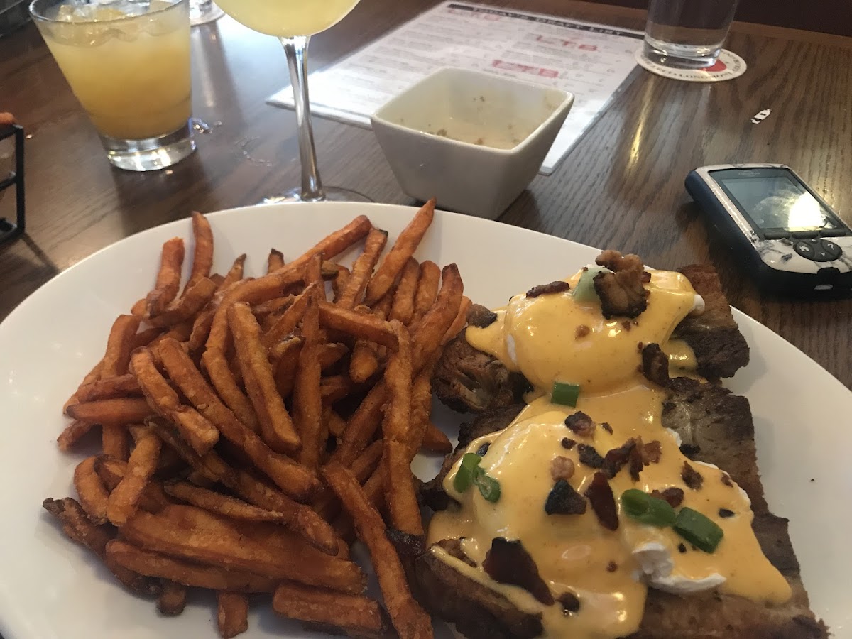 Gluten-Free Fries at Federal Bar and Grill