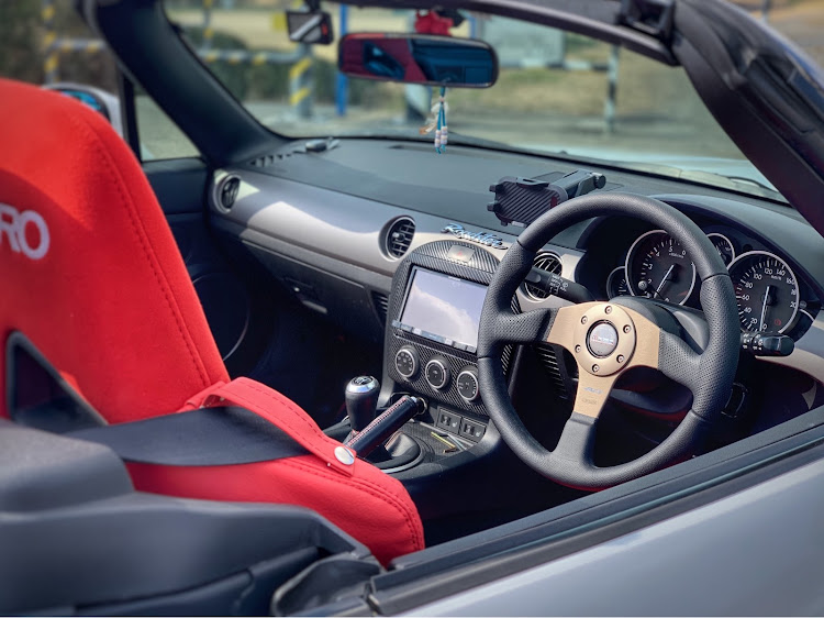 ロードスターのmomo raceに関するカスタム事例の投稿画像1枚目