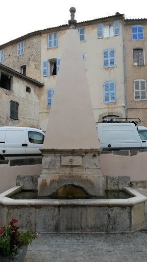 Fontaine Obélisque 