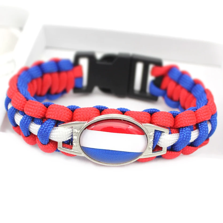 Gevlochten paracord armband voor outdoor avonturen. Levensreddend, ideaal voor noodsituaties en buitenactiviteiten.